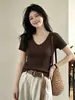 Blusa de tricô chic, casual, suave e elegante estilo coreano com decote V e mangas curtas para mulheres, novo modelo de verão 2026, top curto de ombro normal