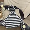 Suéter Cardigan Casual Listrado para Meninos Novo Estilo Outono 2026, Jaqueta Tricotada da Moda Coreana para Crianças