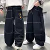 Pantalones para Niños de Comercio Exterior 2025 Nuevo Estilo para Niños Mayores, Jeans con Costuras Expuestas para Primavera y Otoño, Pantalones Rectos Modernos y a la Moda