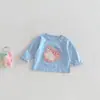 [Sem Trocas ou Devoluções] Camiseta com Aplique de Desenho para Bebê 2026 Novo Estilo Primavera Camisa Base Listrada com Letras para Meninos Tendência