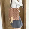 Bolso tote retro de ante con lunares para mujer, nuevo estilo 2026, bolso de hombro versátil, bolso para el día a día