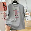 Camiseta Gris Estampada de Personaje de Dibujos Animados de Peso Pesado para Mujer, Estilo Coreano Elegante, Rejuvenecedora, Versátil, Adelgazante, Cuello Redondo, Algodón Puro, Manga Corta, Verano
