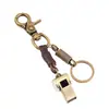 Llavero de piel de vaca vintage para hombre, directo de fábrica punk, silbato de aleación, colgante decorativo, colgante de mochila para niña