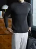 Suéter de Malha Macia com Textura Canelada Vertical de Caimento Relaxado para Homens, Simples e Elegante, Cor Sólida, Versátil, Gola Alta Meia, Peça Básica