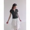 Novo top de malha com design de botões de concha, corte justo e modelador, manga curta feminina, estilo coreano para baixinhas, tamanho único para o verão