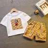 Conjunto Curto de Verão Novo para Meninos com Desenhos Animados, Conjunto Elegante de Duas Peças, Roupa de Verão Estilosa para Bebês, Roupas Infantis Modernas e Descoladas