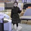 Abrigo de invierno para niña, largo, grueso, chaqueta de algodón rellena de plumón, prenda exterior de invierno para niña, hasta la rodilla, con capucha larga y cuello alto