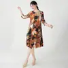 Vestido de Alta Gama para Mujer Estilo Issey Miyake con Textura Premium, Cuello Redondo Estampado, de Longitud Media, Corte Holgado, Favorecedor y Adelgazante
