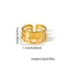 Anillo abierto de diseño de serpiente de estilo vintage, lujo ligero, nicho, anillo de acero de titanio con estrella dorada de acero de titanio, moderno y simple.