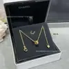 Colar Coco Estilo Chanel de Luxo para Mulheres, Padrão Matelassê Cravejado com Diamantes, Banhado a Ouro Rosa 18K, Corrente para Suéter de Luxo Leve