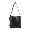 Bolso tipo cubo de cuero suave de gran capacidad, bolso de hombro de moda transfronterizo 2026, bolso de mano informal para salidas