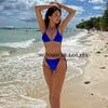 Camisola de copa triangular sexy europea y americana de verano, nuevo traje de baño de bikini dividido multicolor de color sólido con cuello colgante y espalda hermosa