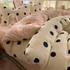 2026 Nuevo Juego de Ropa de Cama Espeso de Leche de Cuatro Piezas ins Dulce Fresco Funda Nórdica Sábana Bajera Sábana Plana Cama Juego de Tres Piezas