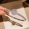 Pulsera Abierta Flor de Circonita Super Brillante, Moderna, Sencilla, Lujo Ligero, Pulsera de Alta Gama, Versátil para el Uso Diario, Joyería para Mujer