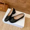 Nuevos Zapatos de Verano 2026 para Mujer que Aumentan la Altura, Dedos de Cerdo, Plisados Retro Ballet, Escotados, de Tacón Grueso, Dedos Divididos