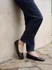 Otoño 2026 Nuevo Estilo Simple Hechos a Mano Cuero Completo Desgastado Zapatos de Corte Bajo de una Sola Pieza Suela Plana Zapatos para Viajar Suela Suave Cómodos Zapatos para Mujer