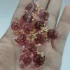 Cuentas colgantes de fresa de resina lindas estilo japonés materiales para abalorios DIY hechos a mano para collares, pulseras y accesorios