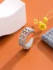 Anillo de pareja tiembla rápido mano al por mayor cobre puro sin decoloración anillo más que color plata s925 diseño minoritario femenino sentido
