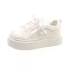 Zapatillas de plataforma gruesa para aumentar la altura de mujer, nuevo modelo 2026, zapatos blancos versátiles para estudiantes, mocasines deportivos casuales