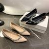 Sapatilhas Confortáveis Estilo Francês Femininas 2025 Novo Modelo Sapatos Baixos Elegantes de Bico Fino Sapatos Pretos de Boca Rasa com Aumento de Altura Oculto