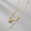 Collar de acero de titanio con cadena de clavícula con borlas versátil y elegante de moda para mujer, nuevo estilo europeo y americano simple y accesible.