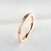 Anel de aço titânio versátil feminino Anel de aço inoxidável com diamantes estrelados Ouro 18K personalidade joia feminina da moda