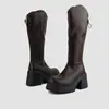 Botas Pretas de Bico Redondo e Cano Fino para Mulheres 2025 Outono e Inverno Novas Botas Francesas de Salto Grosso com Decote em V Botas Cavaleiro de Sola Grossa