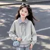 Conjunto de Pantalones Lindos de Dibujos Animados y Camisa Polo Rayada de Retazos Limpia y Relajada para Niños Medianos y Grandes Sudadera Falsa de Dos Piezas Moderna