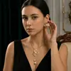 Conjunto de Collar y Pendientes con Diseño de Flores Europeas y Americanas Incrustadas con Perlas, Moda de Lujo Accesible, Exquisitos Accesorios para Mujer