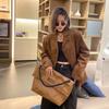 Bolsa Tote Casual Retrô Marrom de Couro Macio para o Dia a Dia com Design Western Bolsa Transversal Nova Coleção Primavera/Verão 2025 Bolsa de Ombro para Mulheres