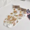 Meias Femininas de Verão Brancas de Seda de Cristal com Combinação de Letras Moda Tendência Versáteis Respiráveis de Seda de Vidro Curtas de Cano Baixo