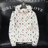 Moda Masculina Europea de Tendencia Nueva Primavera 2025 Chaqueta con Capucha Estampada Atractiva Chaqueta para Hombre