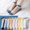 Calcetines de algodón de color sólido Zhuji, calcetines de malla que no se caen, calcetines invisibles transpirables poco profundos para damas, calcetines finos de verano al por mayor