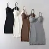 8378-25 Estilo Otoñal Nuevo Estilo Americano Estilo Maduro y Atractivo con Copas Integradas, Ribete de Encaje, Tirantes Finos Vestido Corto