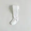 Meia-calça Infantil Estilo Primavera e Outono Algodão Listras Verticais Calça Camada Base para Meninas Peça Única Versátil Meias para Bebê