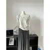Camiseta Base de Manga Larga Lisa de Cuello en U Ajustada Versátil de Nicho para Mujer, Top Casual Asequible para Usar por Debajo, Primavera 2026