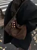Bolsa para lonchera de axila relajada coreana nicho retro patchwork de gamuza bandolera de un solo hombro bolso de bola de masa estampado de leopardo moderno