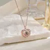 Europeu e Americano 100 Línguas Eu Te Amo Coração Pedra de Projeção Colar com Pingente de Coração Elegante Acessível Luxo Nicho Design Versátil