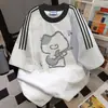 Camiseta de Manga Corta con Estampado de Dibujos Animados y Tres Rayas Verano 2025 Casual Holgada Versátil Ropa de Trabajo Moda Top Vintage