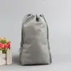Bolsa de bolso em tecido não tecido em estoque atacado sapatos roupas saco de embalagem de armazenamento à prova de poeira bolsa com cordão para brinquedos LOGOTIPO impresso