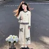 Pantalones anchos casuales con estampado de mariposas para niños mayores, cárdigan versátil con bloques de color a cuadros, conjunto moderno nuevo para primavera/otoño 2026