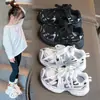 Otoño 2026 Nuevos Zapatos Infantiles Marca de Moda Niños Grandes Zapatos de Papá Baile Callejero Zapatos Deportivos para Correr para Todas las Estaciones Zapatos Deportivos con Correa de Araña