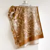 2026 novo lenço patchwork com estampa de animal estilo europeu e americano transfronteiriço, um xale quente clássico e versátil e aquecedor de pescoço para mulheres, atacado