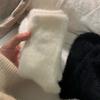 Calcetines de terciopelo de visón para mujer, hasta media pantorrilla, otoño e invierno, con forro polar, gruesos, peludos, negros y blancos, para el confinamiento, para dormir después del parto.