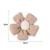 Tela Arrugada Texturizada Estilo Coreano Flor de Cinco Pétalos Accesorio de Peluche Bloqueo de Color Blanco Té de Leche Flor de Tela Decoración DIY