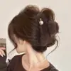 Pin de tiburón de peluche de dibujos animados, un pasador de pelo de tamaño grande y alta gama para crear peinados elaborados, una pinza de pelo de garra para mujer, un delicado accesorio para el cabello