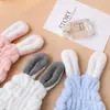 Linda gorra de secado rápido de forro polar de coral con forma de conejo para niños, engrosada y absorbente, perfecta para usar en invierno como turbante para bebé o toalla para el pelo