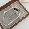 Collar de Perlas de Doble Capa Flor de Camelia, Sencillo y de Moda, Lujo Ligero, Cadena para Clavícula de Gama Alta, Accesorio de Cuello Apilable para Chica Dulce