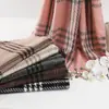 Bufanda Clásica de Cuadros Bloques de Color con Borlas Estilo Coreano para Mujer, Moda Otoño e Invierno, Versátil, Cálida y Engrosada, Bufanda para Estudiantes Transfronteriza
