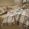 Conjunto de Roupa de Cama de Algodão Puro para Primavera e Verão, Conjunto de Quatro Peças, Capa de Edredom 100% Algodão, Conjunto de Três Peças com Listras Estilo Jie Liya para Quarto de Estudante
